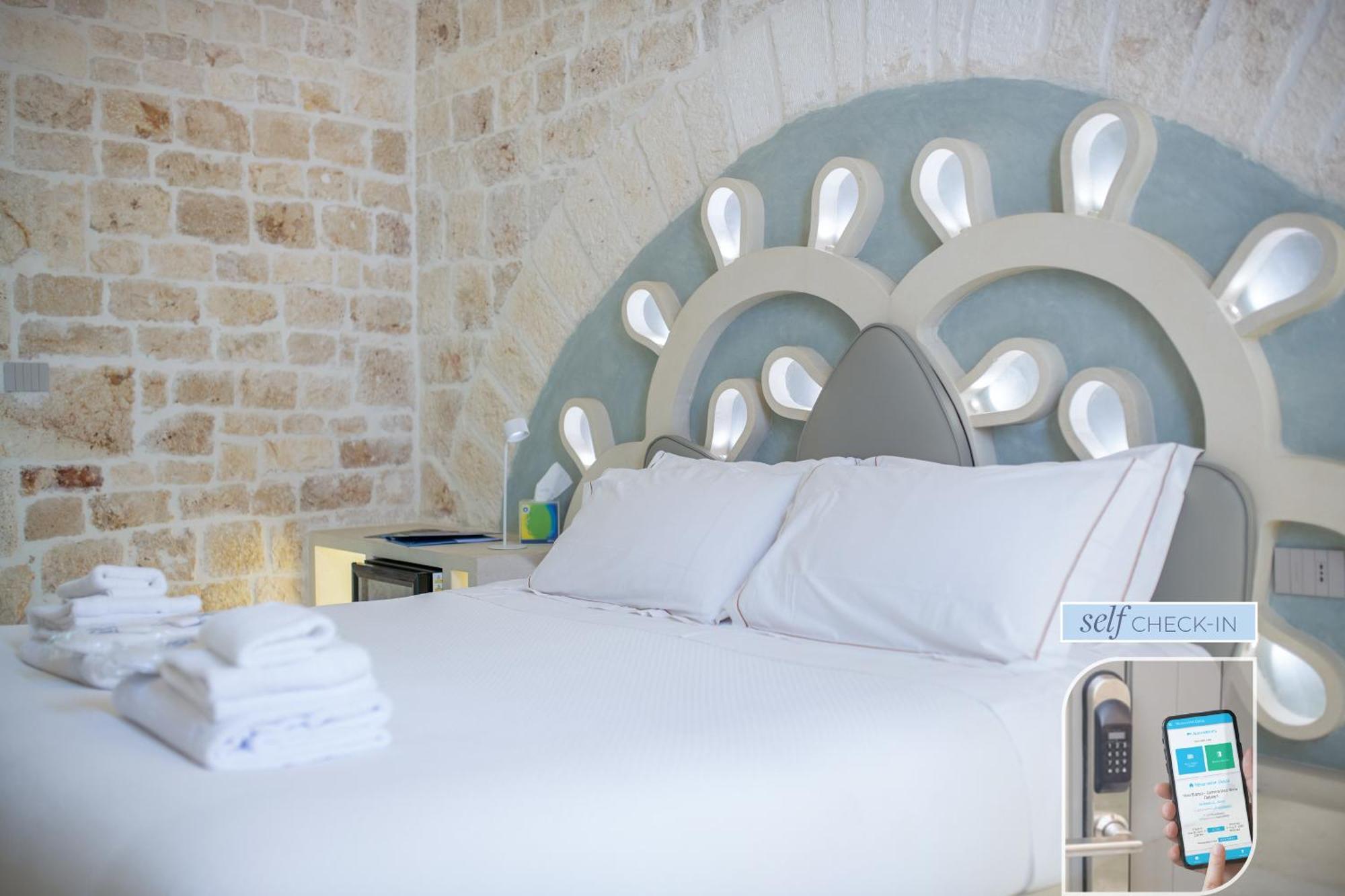 Vico Bianco Raro Smart Rooms Collection オストゥーニ エクステリア 写真
